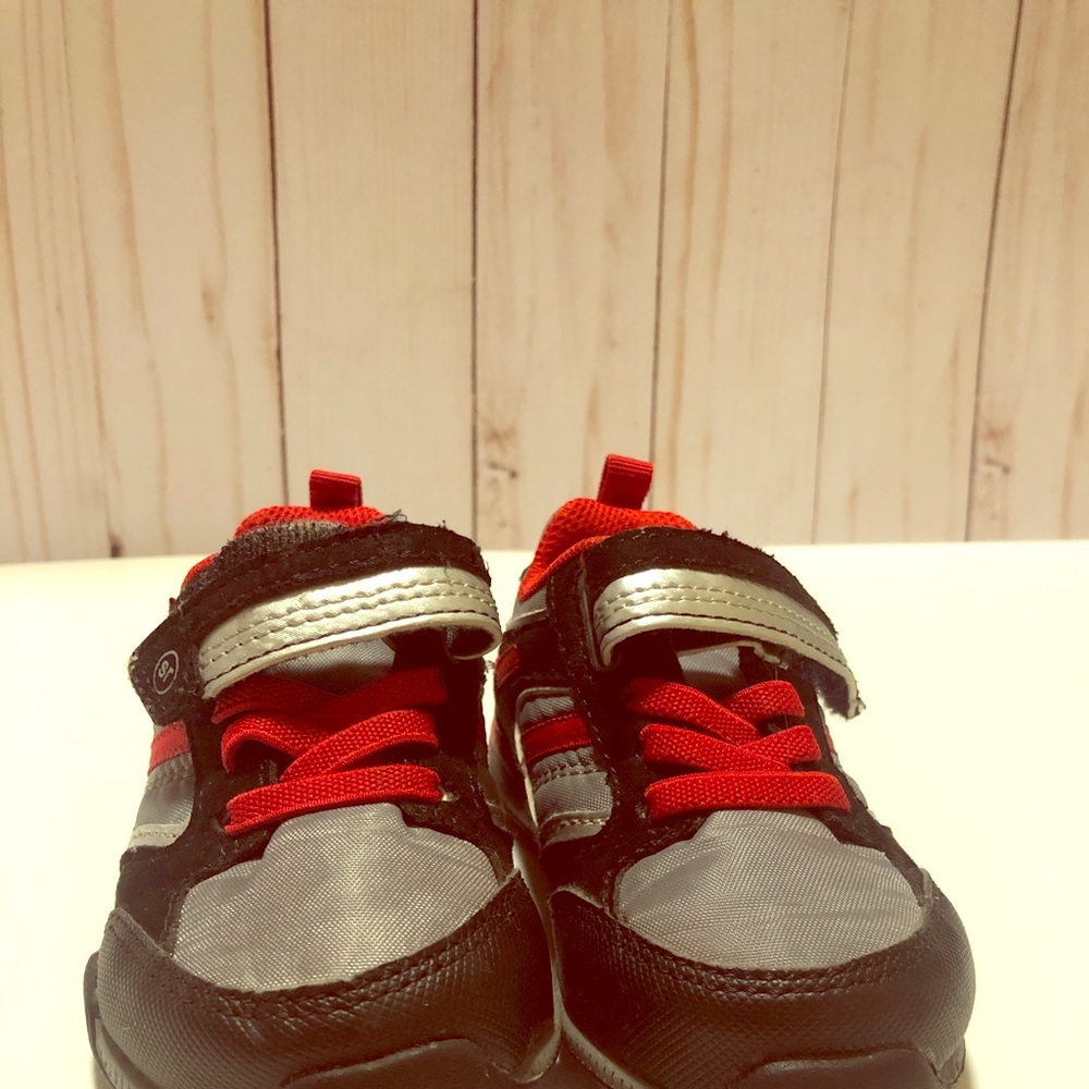 Stride Rite Red Black Silver Boys Sneakers size5